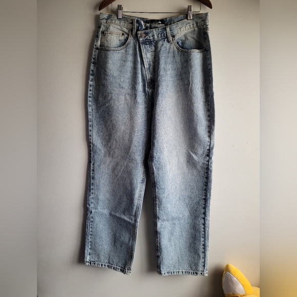 Fashion Nova Cross Over Straight Jeans - Picture 1 of 5